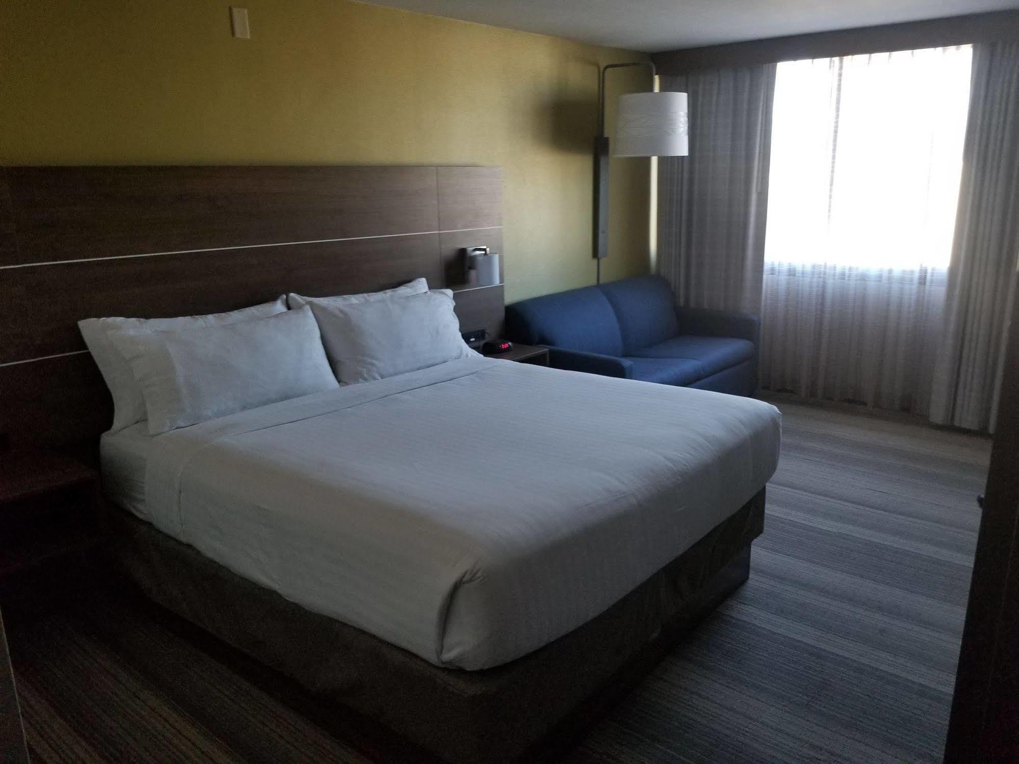 Holiday Inn Express Fullerton-Anaheim By Ihg Exterior foto